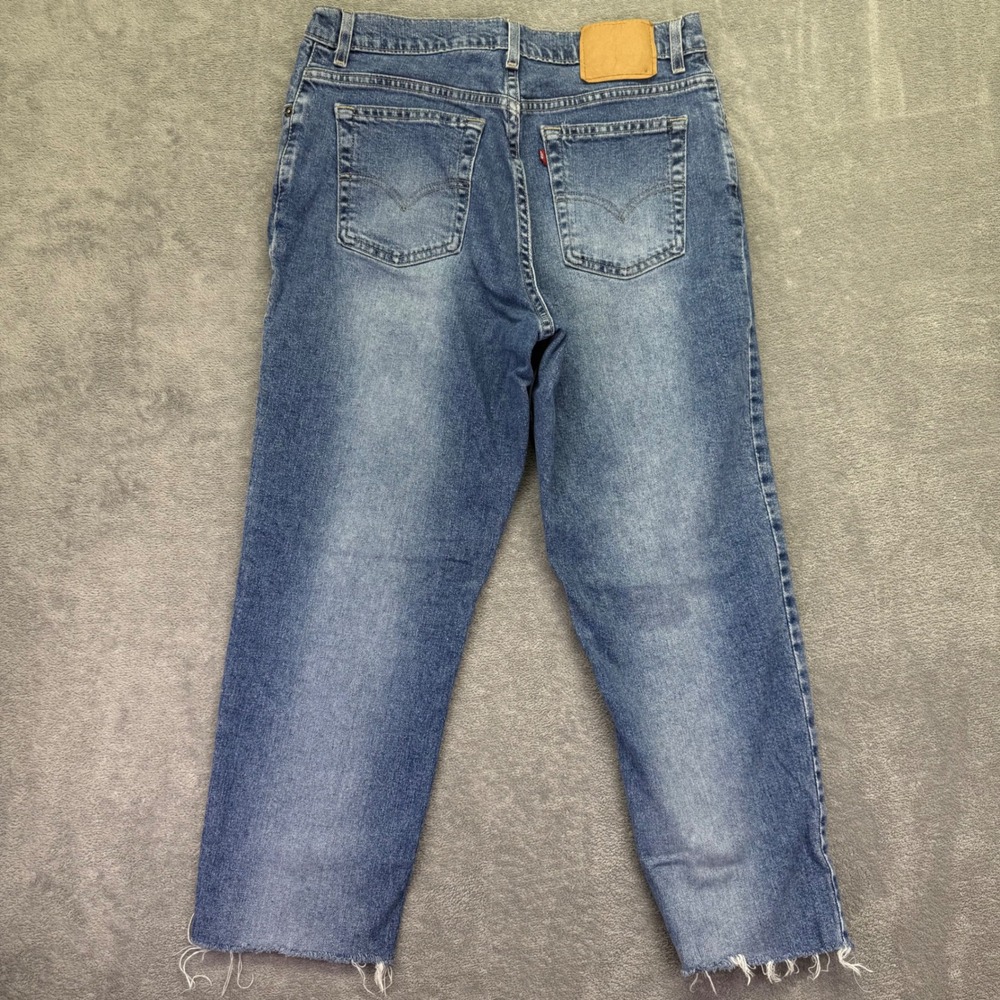 Levi's 550 Relaxed‎ Fit Y2K Tapered Leg Jeans Women's Size 16M Blue Crop Raw Hem